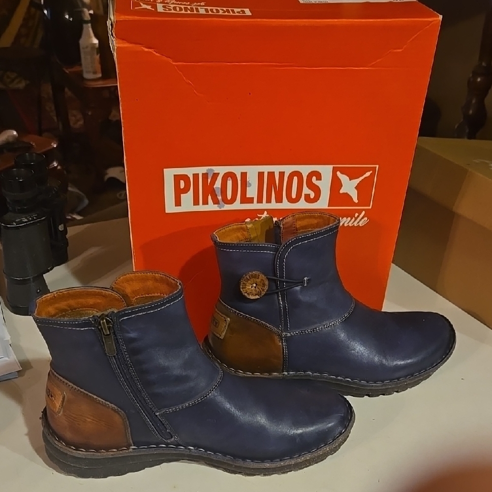 Pikolinos Blue and Brown Leather Boots